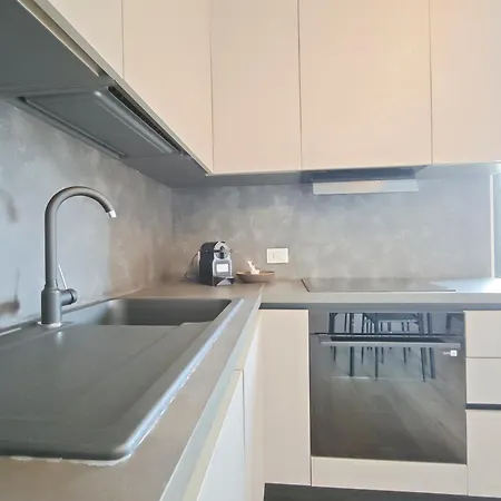 Elimo House Bari