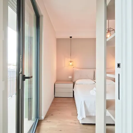 Elimo House * Bari